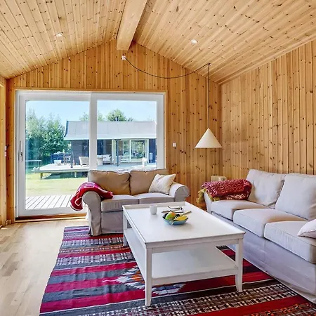 3 Bedroom Beautiful In Casa vacanze