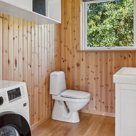 3 Bedroom Awesome In Holiday home *