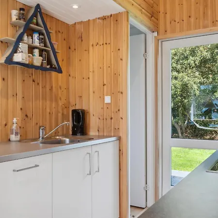 Dom wakacyjny 3 Bedroom Beautiful In Gedser