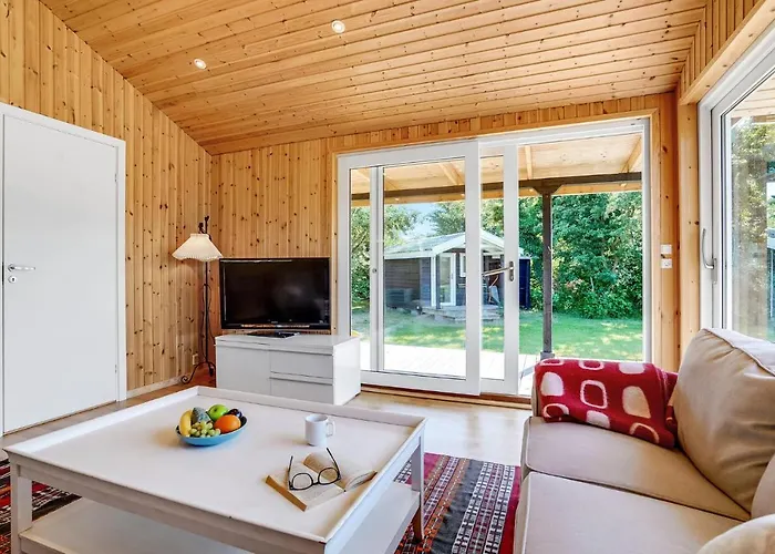 3 Bedroom Beautiful In * Гедсер