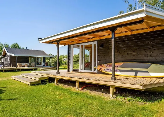 3 Bedroom Beautiful In Semesterbostad *