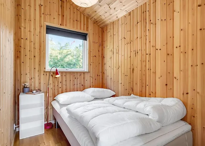 Дом отдыха 3 Bedroom Beautiful In *