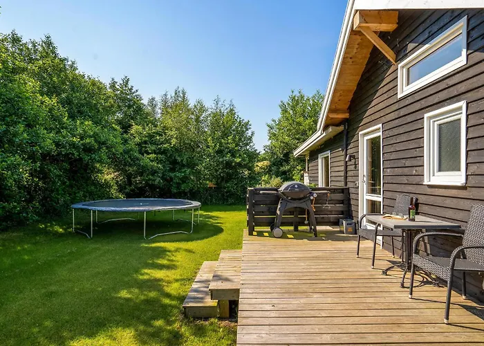 Дом отдыха 3 Bedroom Beautiful In Гедсер